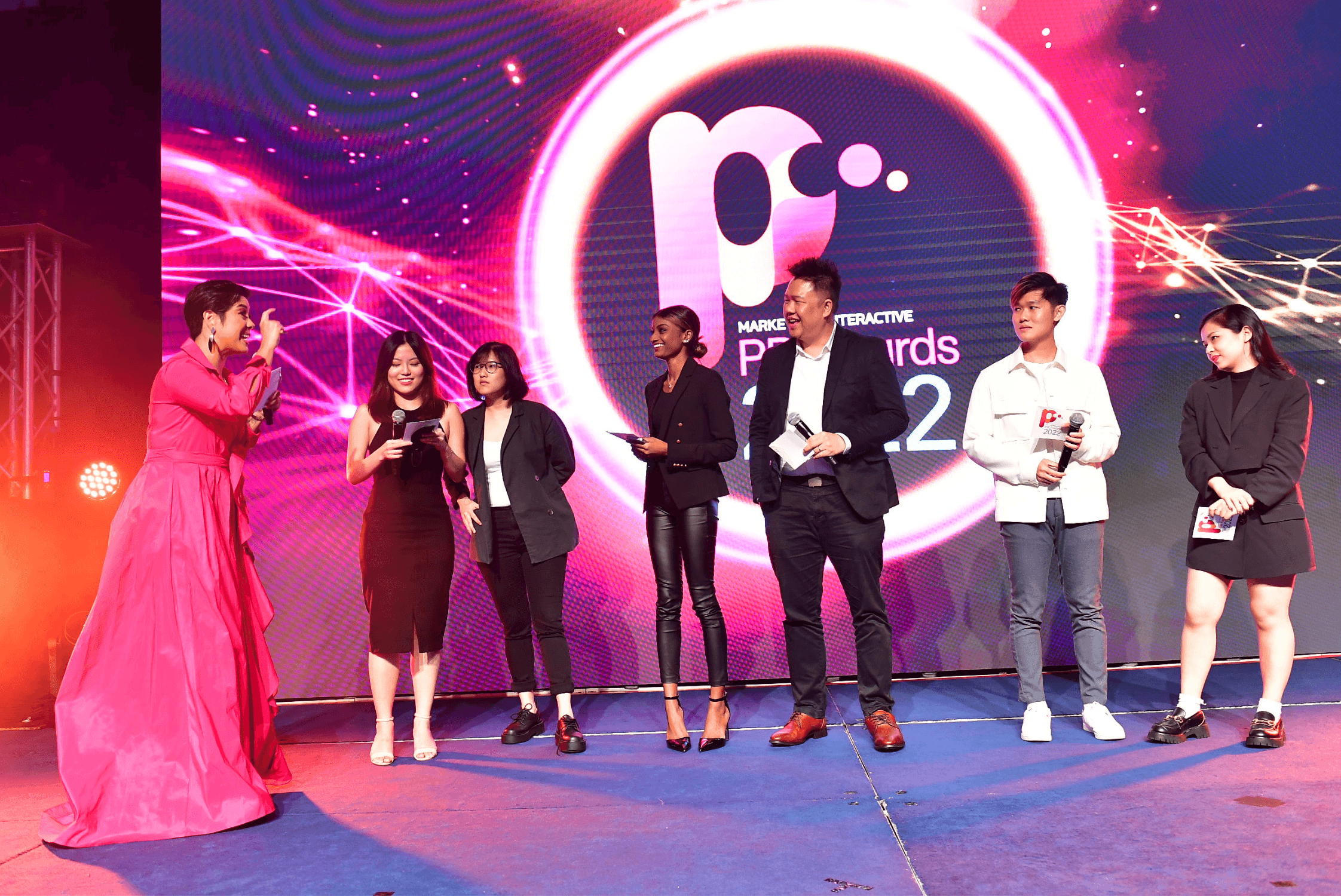 Cover Image for THREE EXAMPLES OF GOOD STORYTELLING